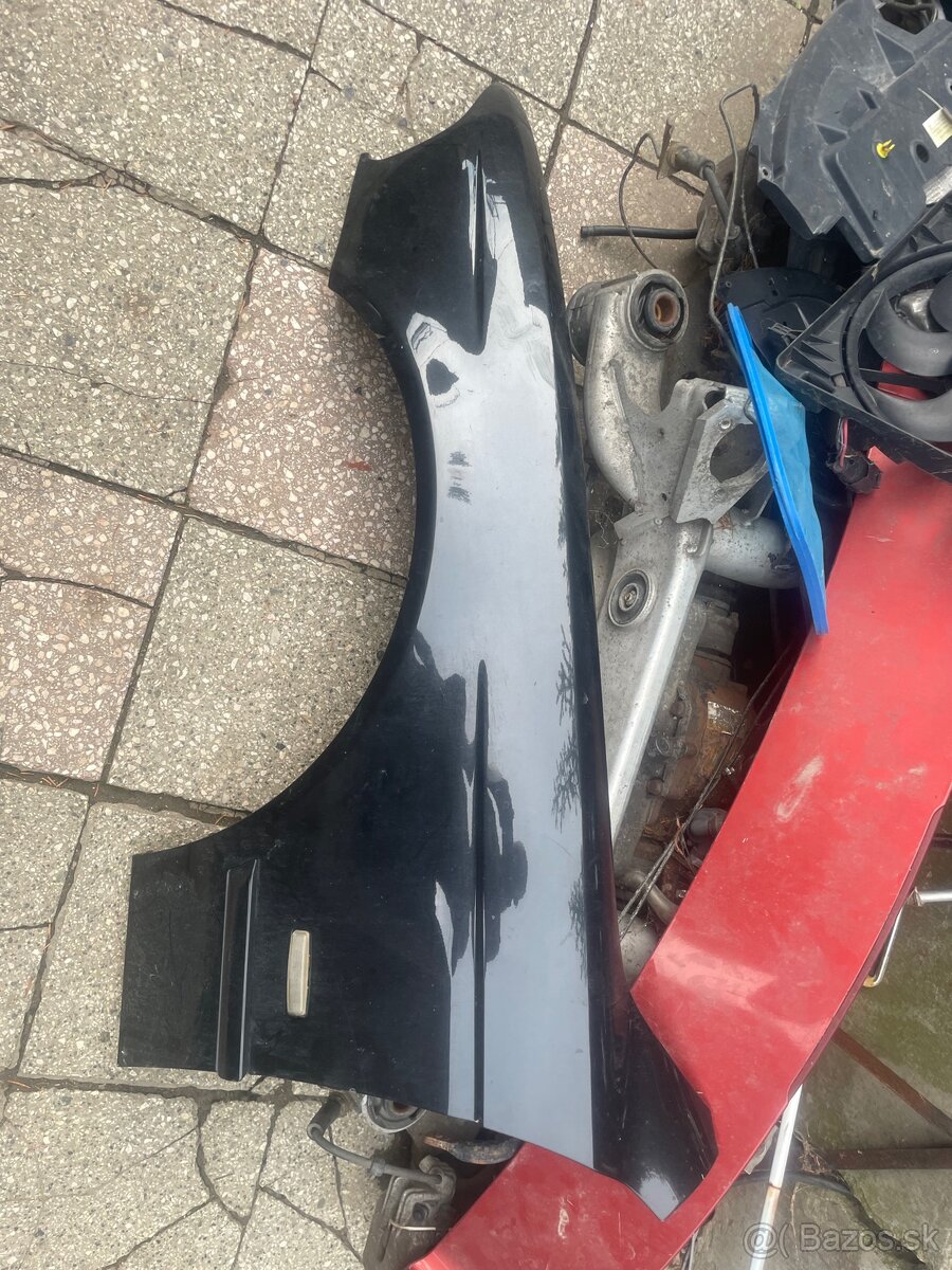 predám predný ľaví blatnik na bmw e39
