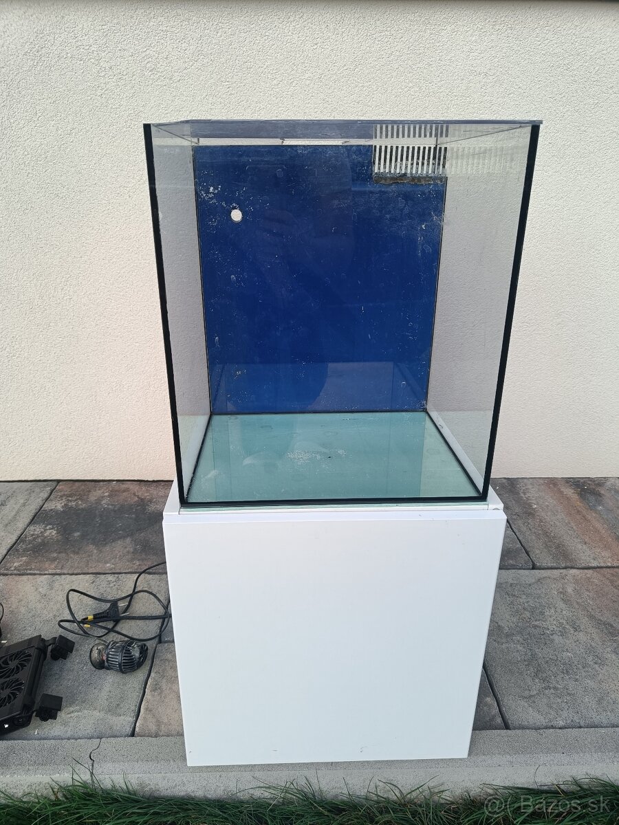 Akvárium so skrinkou (vhodné aj pre morské akvárium)