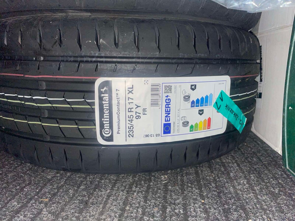 Continental PremiumContact 7 – nové 235/45 R17, XL