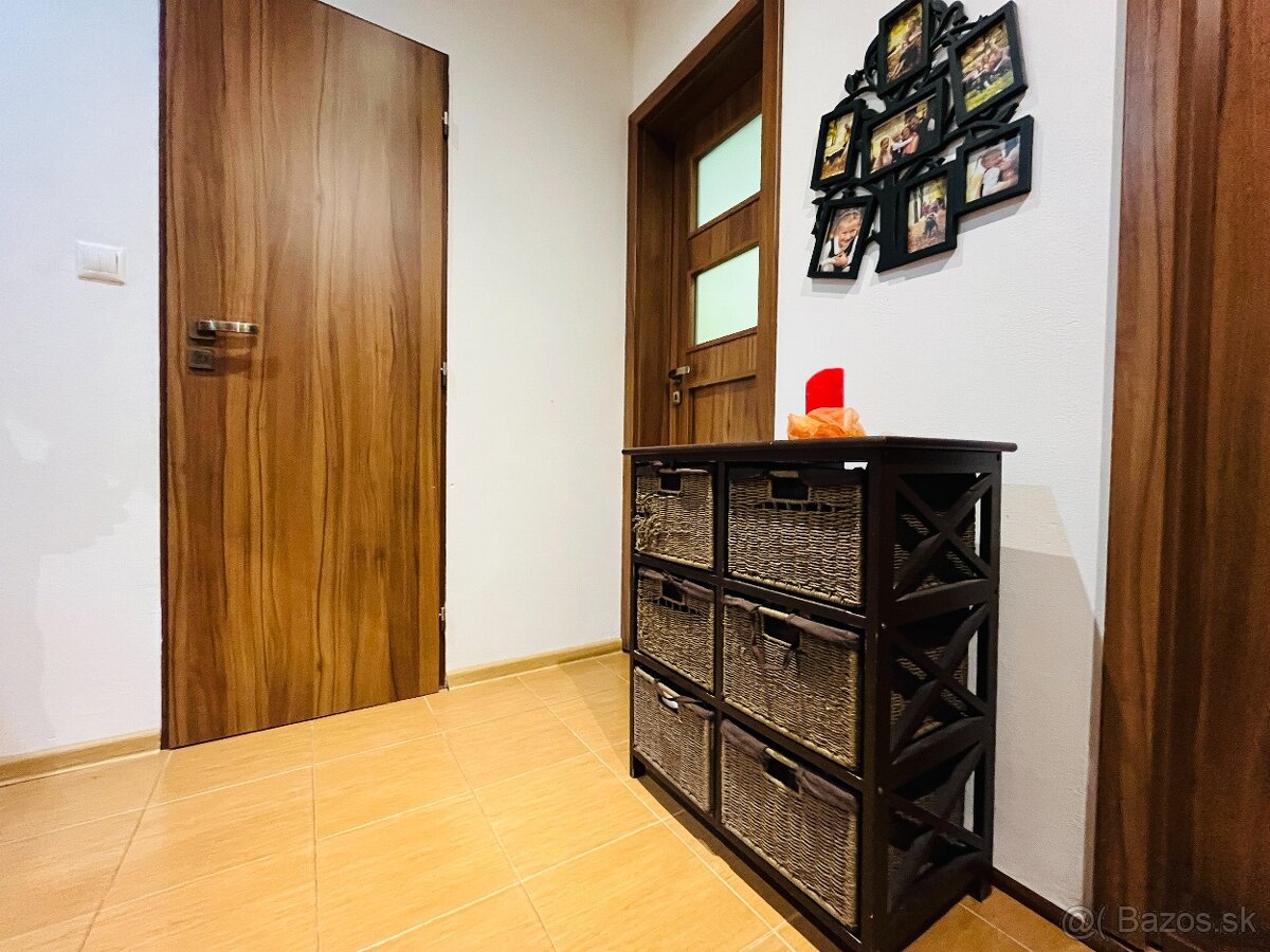 Ponúkame na predaj 3-izbový byt v Kremnici – pokojná lokalit