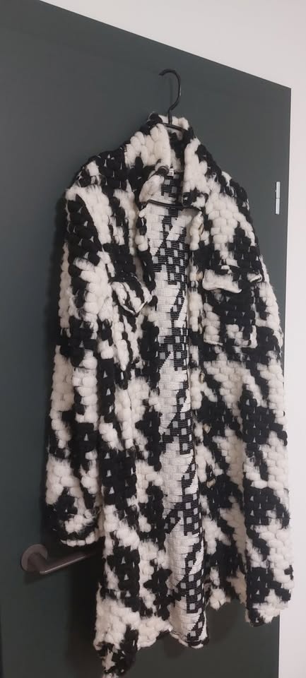 Kabát - úplne nový (veľkosť 38) vhodný na jeseň/zimu