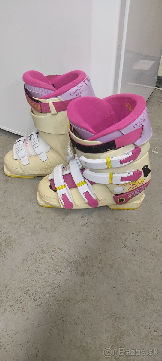 Predám lyžiarske topánky.