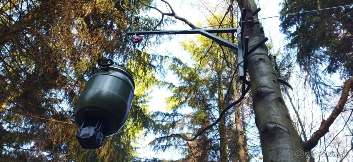 AM Feeder - kŕmny automat, zariadenie na vnadenie zveri