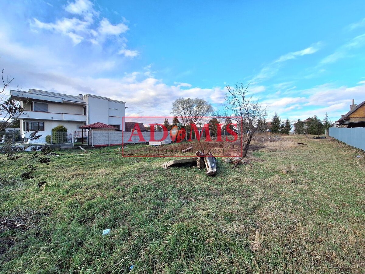 stavebný pozemok Valaliky - 1390m2 na dvojdom,trojdom,2-podl