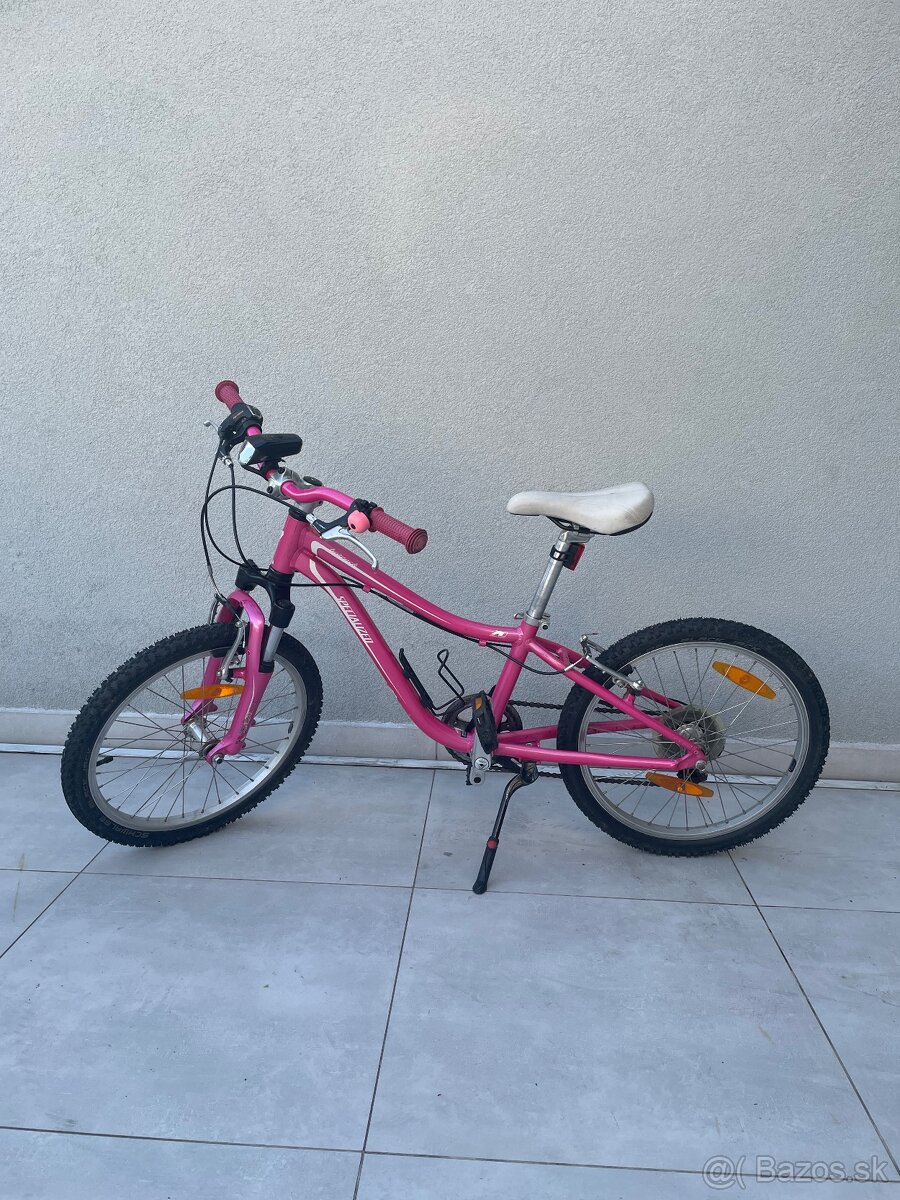 Detský dievčenský bicykel značky SPECIALIZED