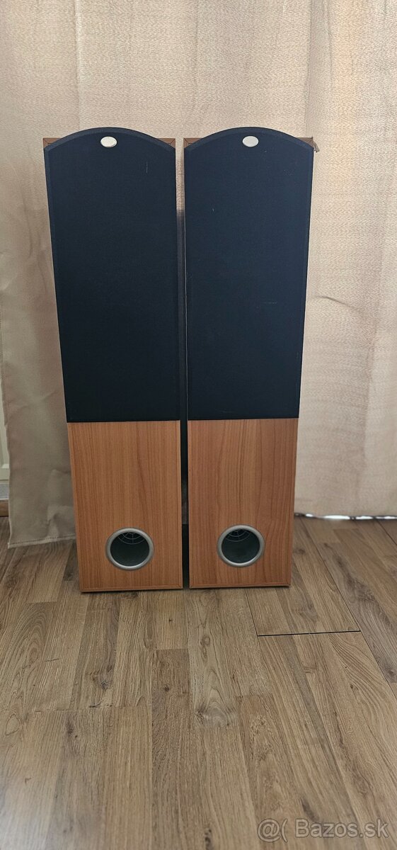 Repro značky Wooden loud speaker