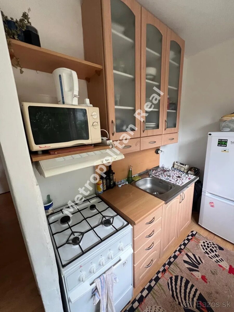 Priestranný 2 izbový byt so samostatnými izbami