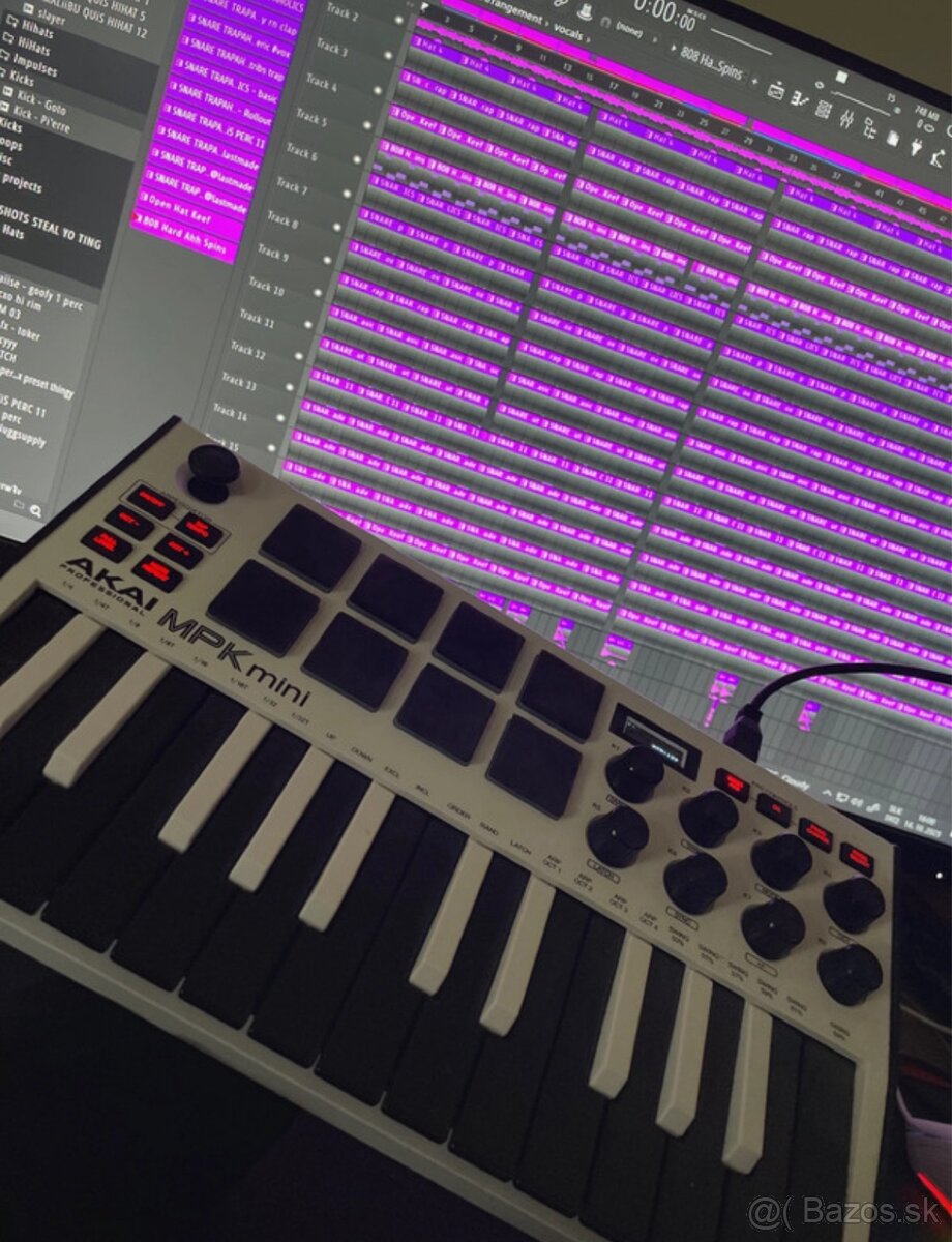 AKAI MPK mini dj set