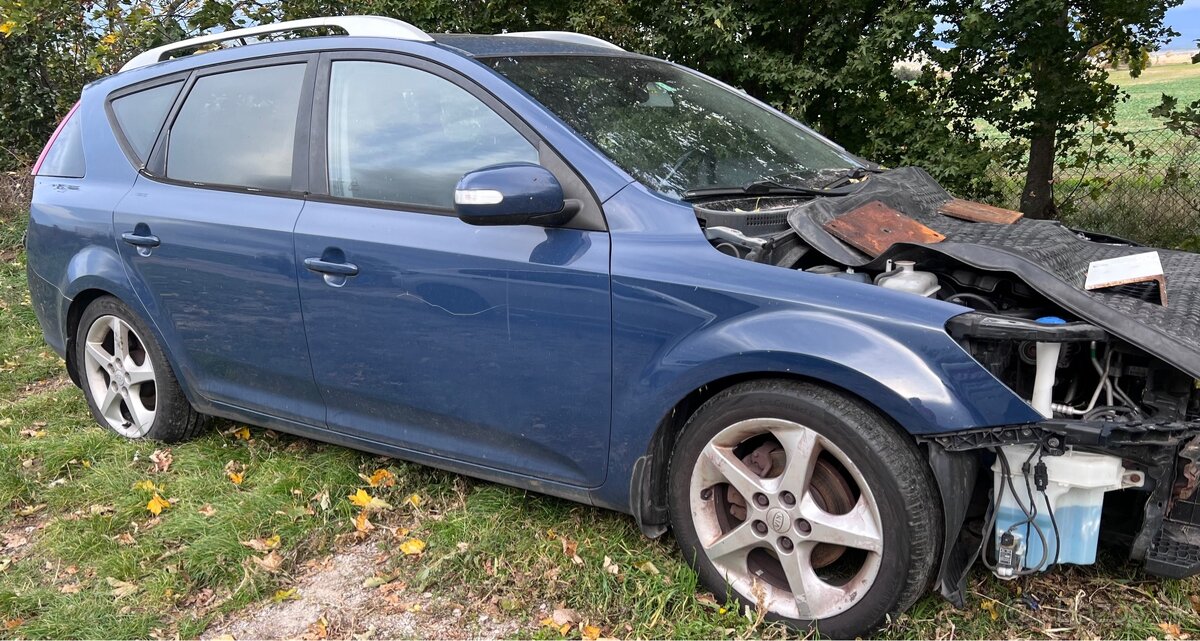 Kia Ceed sw crdi Rozpredam na náhradné diely
