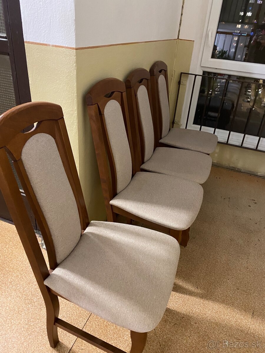 Jedálenské stolicky