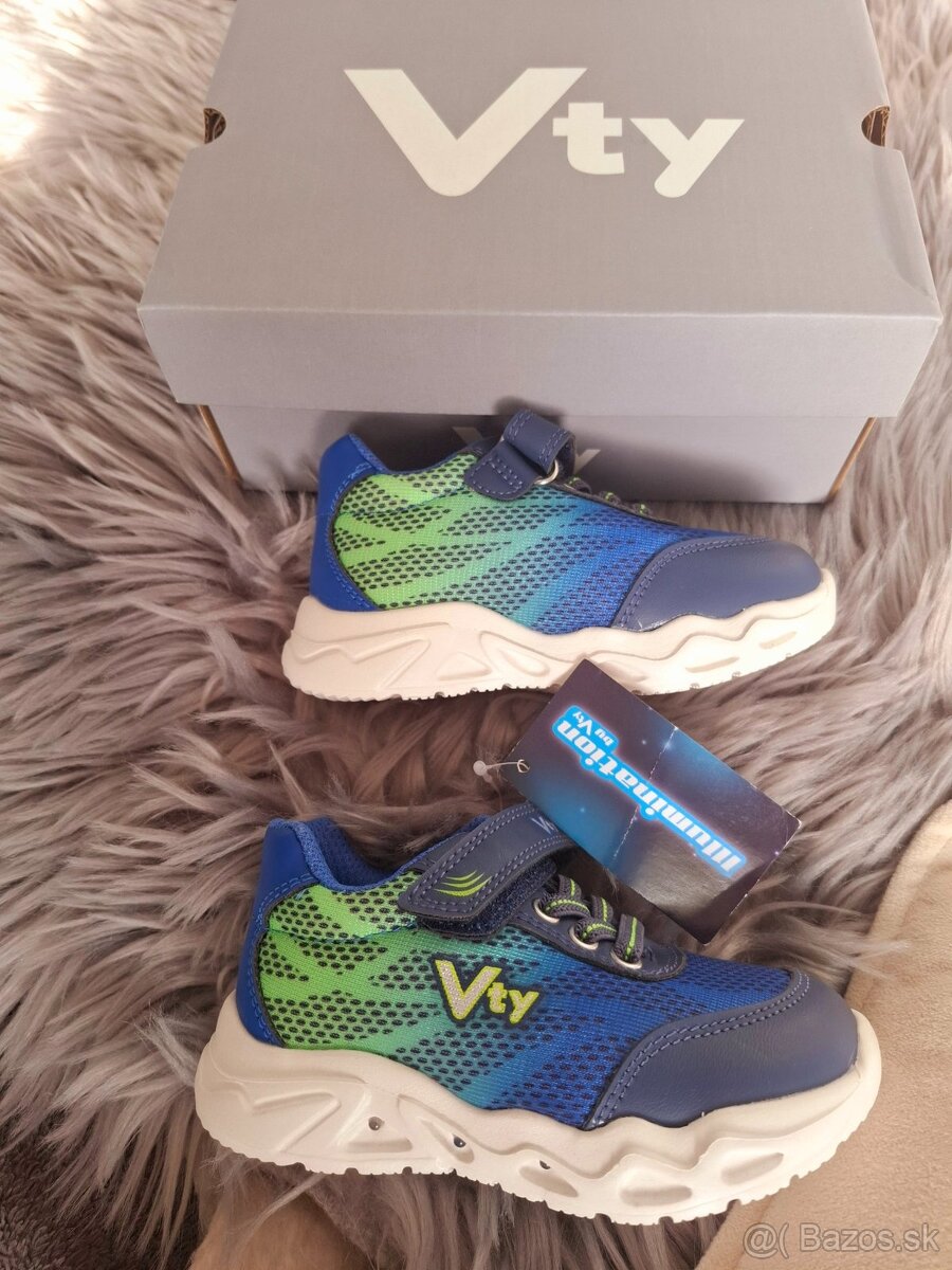 Nenosené svietiace tenisky Vty Diechmann c.22