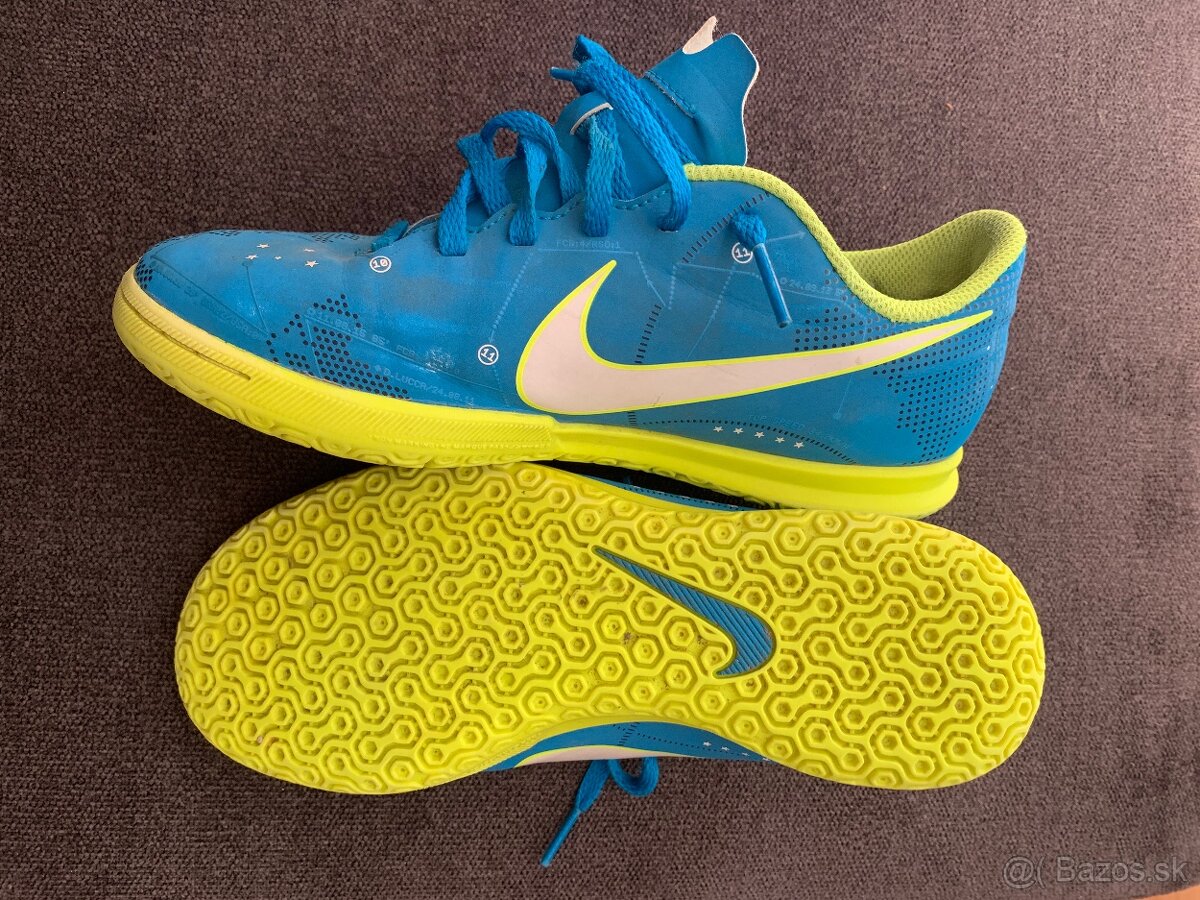 Tenisky do haly Nike 22,5cm