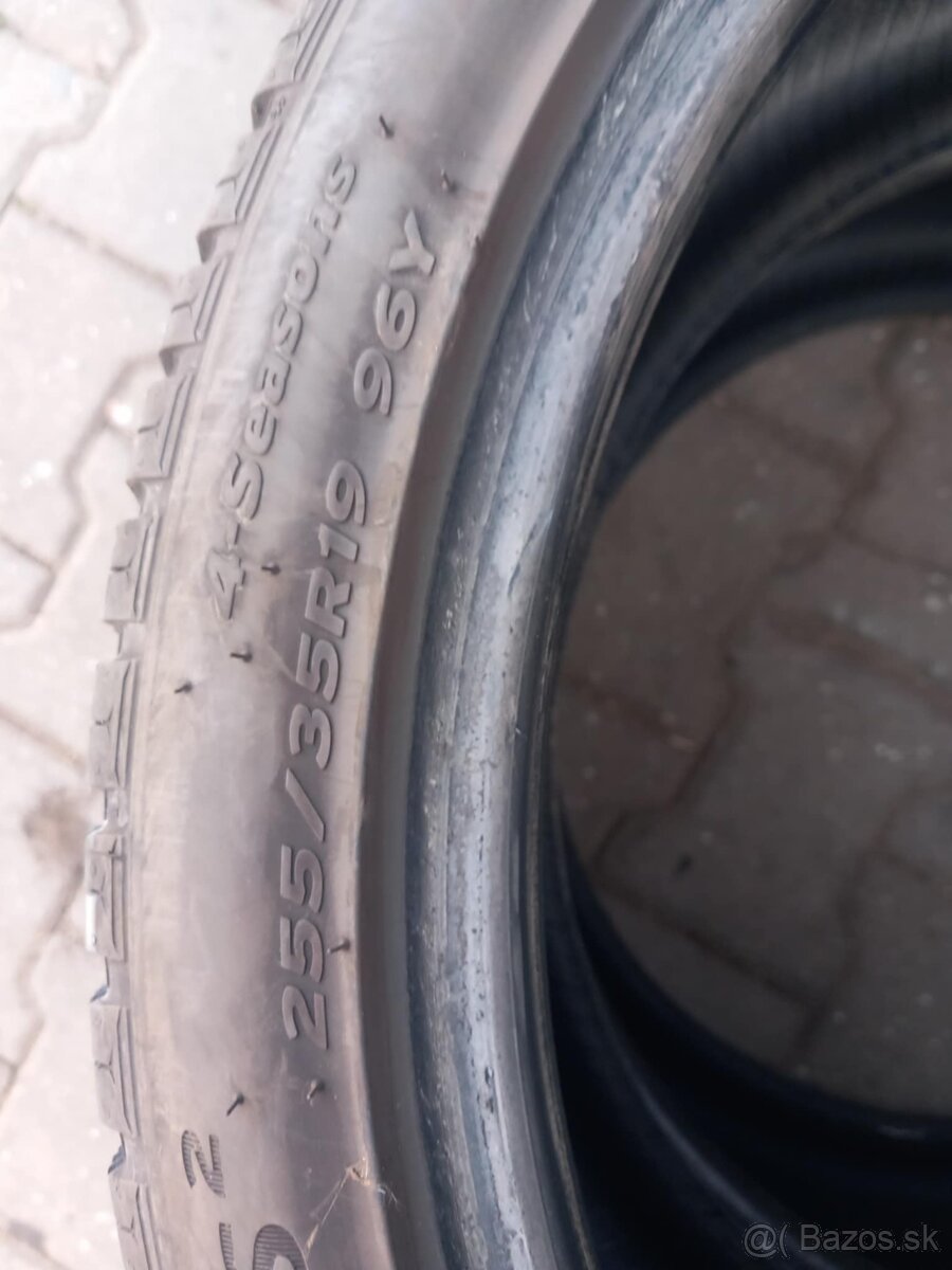 Pneumatiky celoročné - Hankook 255/35/R19