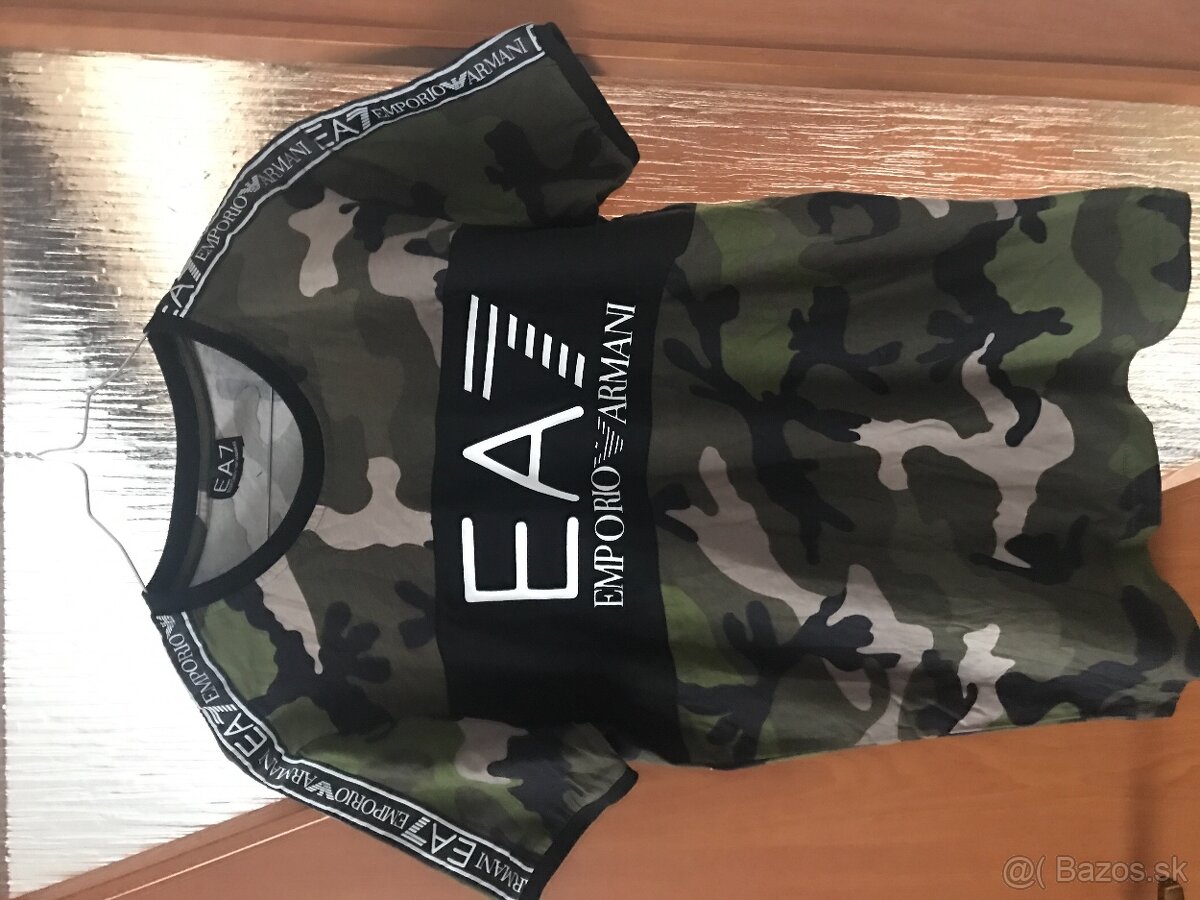 EMPORIO ARMANI maskackove/pánske tricko L