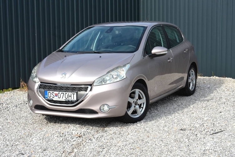 Peugeot 208 1.6 VTi, JBL hudba