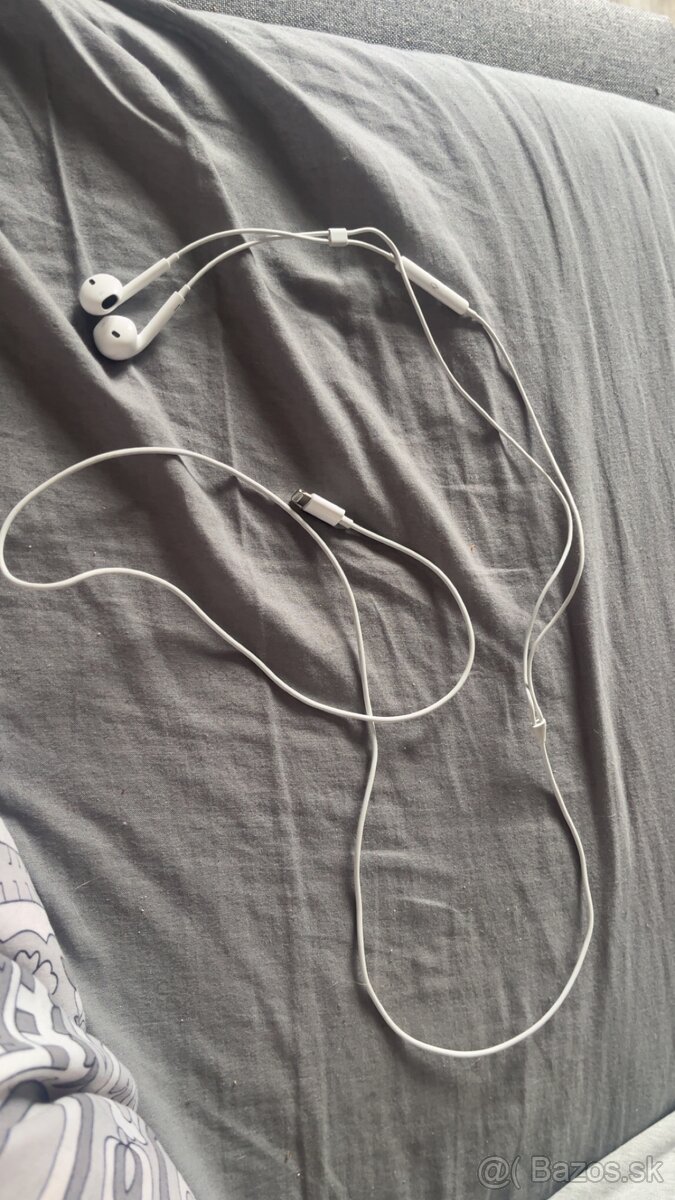 Apple káblové slúchadlá (EarPods)