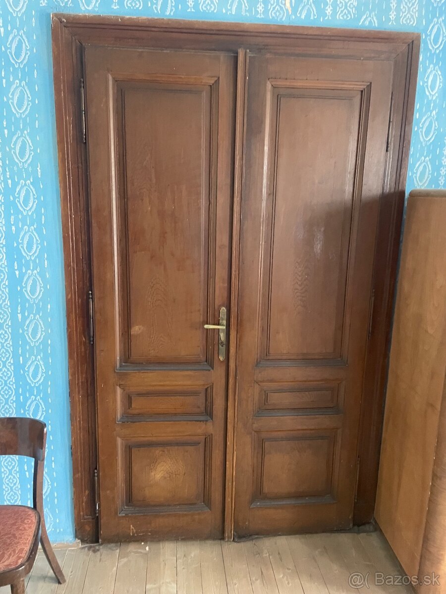 Predám staré drevené dvere so zarubnami