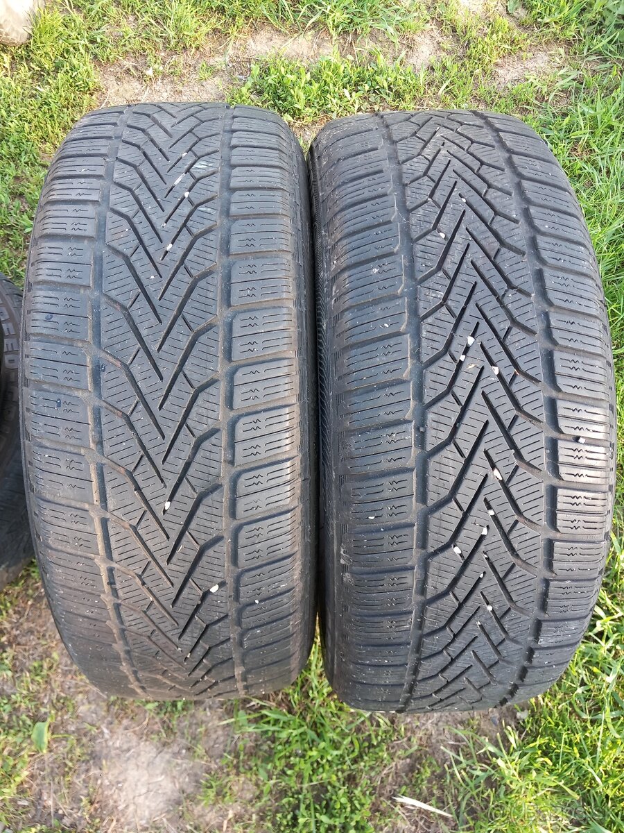 Zimne pneumatiky 215/55R17