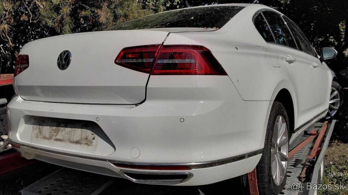 Predám DVERE Volkswagen Passat B8 2.0 TDi 2017 spolujazdcová