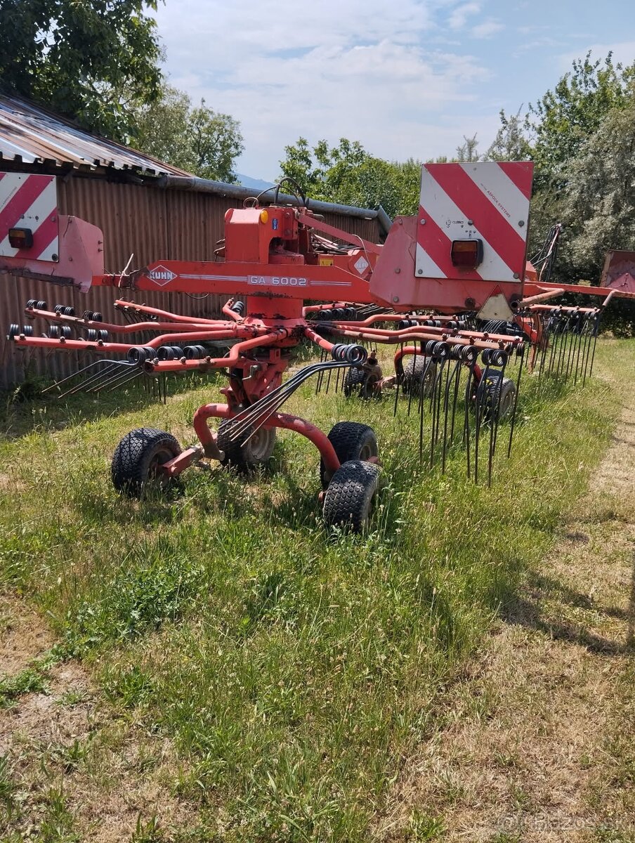 Zhrňovač Kuhn GA 6002