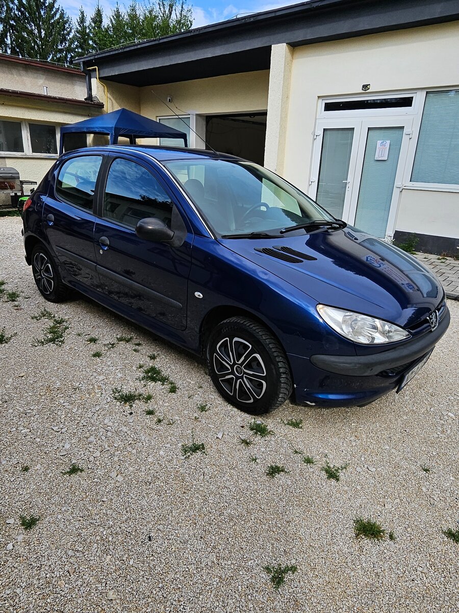 Peugeot 206 1.1 benzín rk 2005
