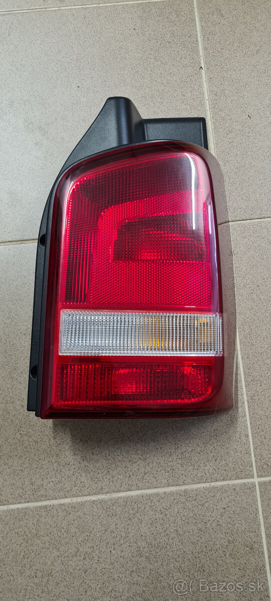VW T5 a T5.1 zadne prave svetlo