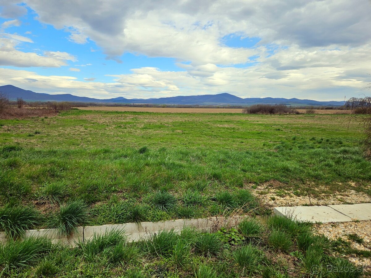 Stavebný pozemok 1045m² a 1060m², Novajidrány, Maďarsko