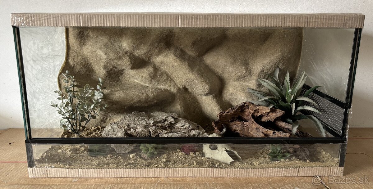 Terárium 80x40x40 s 3D stenou