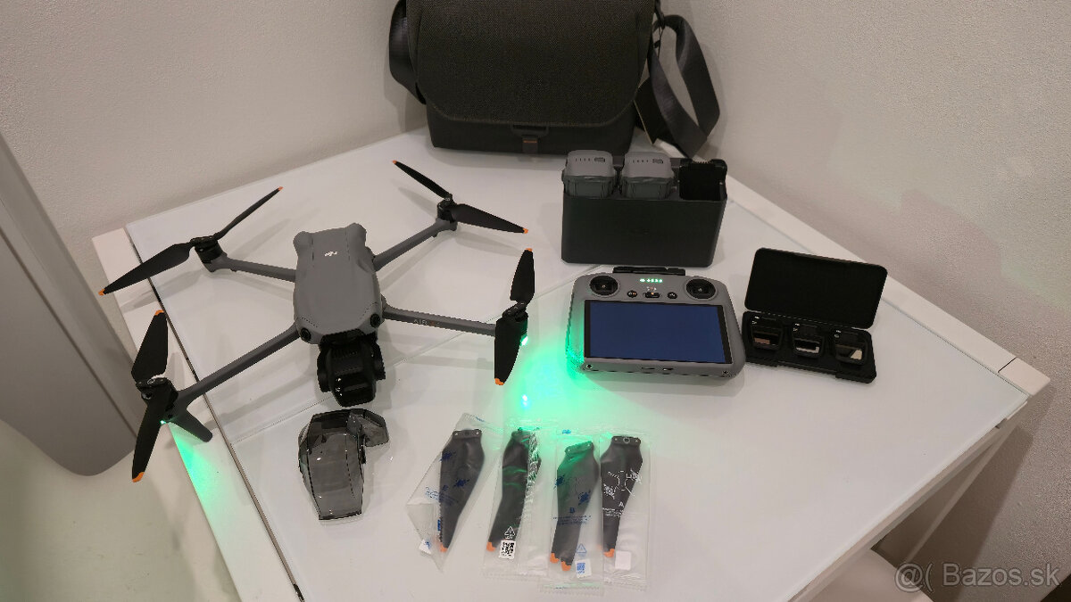 Predám Dron DJI Air 3S Fly More Combo (RC2) plná záruka