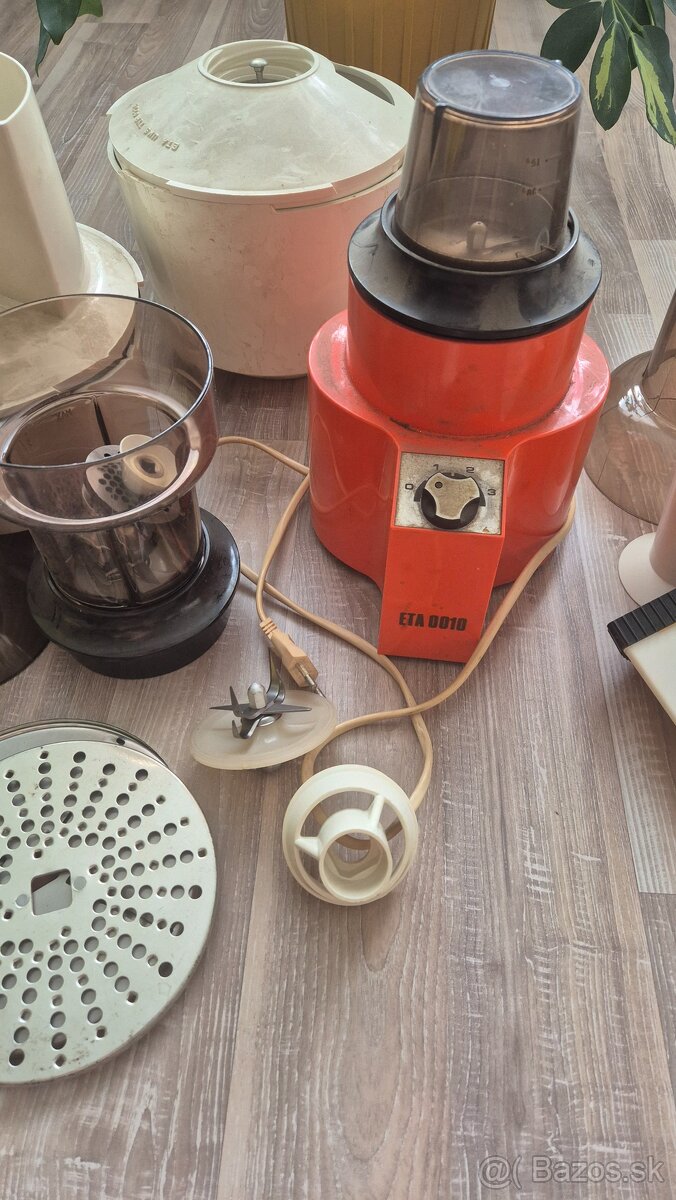 Mixér ETA 0010 s príslušenstvom