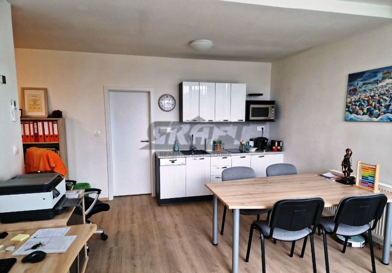 Na prenájom 2-izb. apartmán Trnavská cesta s garážou - BA