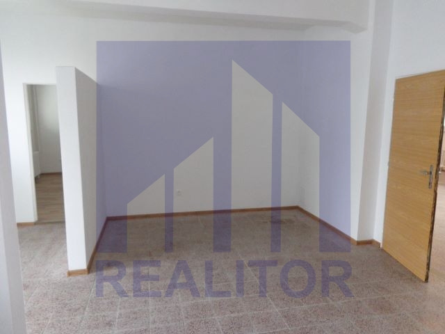 Prenájom - obchodný priestor 135 m2 Banská Bystrica, Sásová.