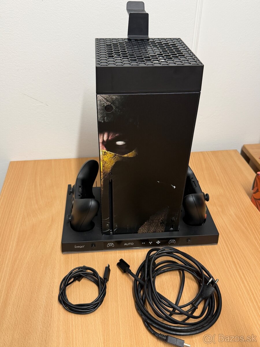 Xbox series X 1Tb - funkčný v záruke + 2x ovladač + stanica