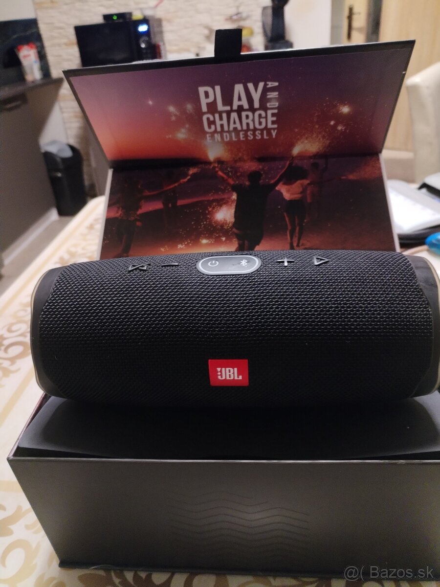 JBL Charge 4