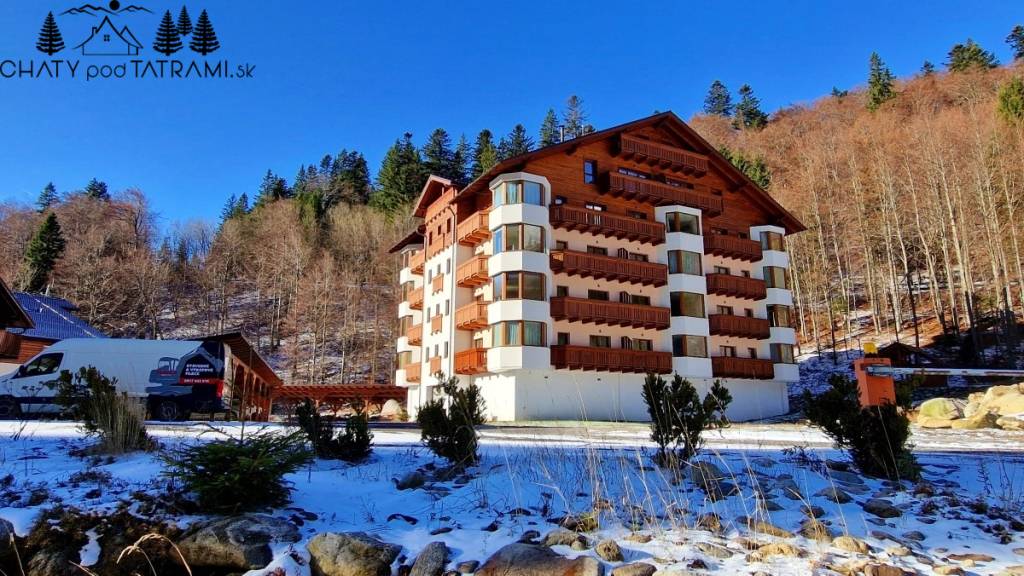 Priestranný byt s garážou Rezidencia Romantika Trangoška