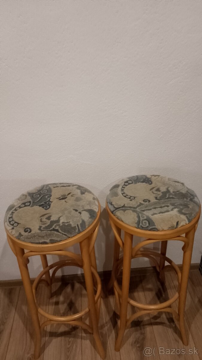 Bukové barové stoličky