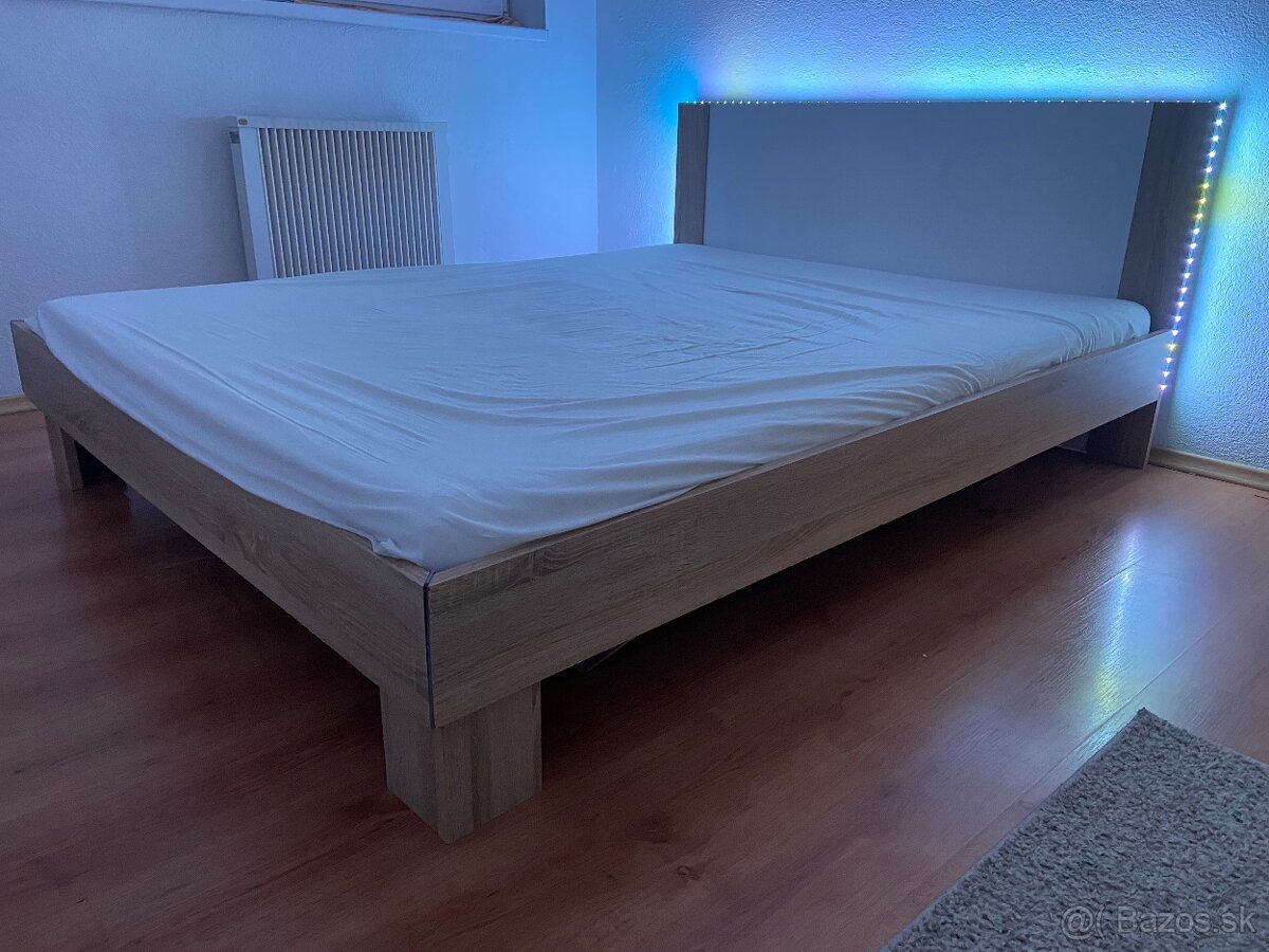 Manželská posteľ 200x160