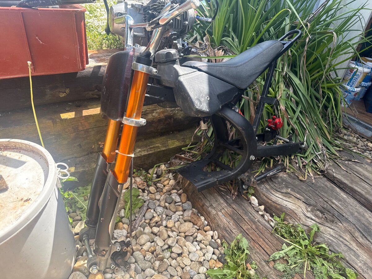 Predám diely na minibike / minicross motorku