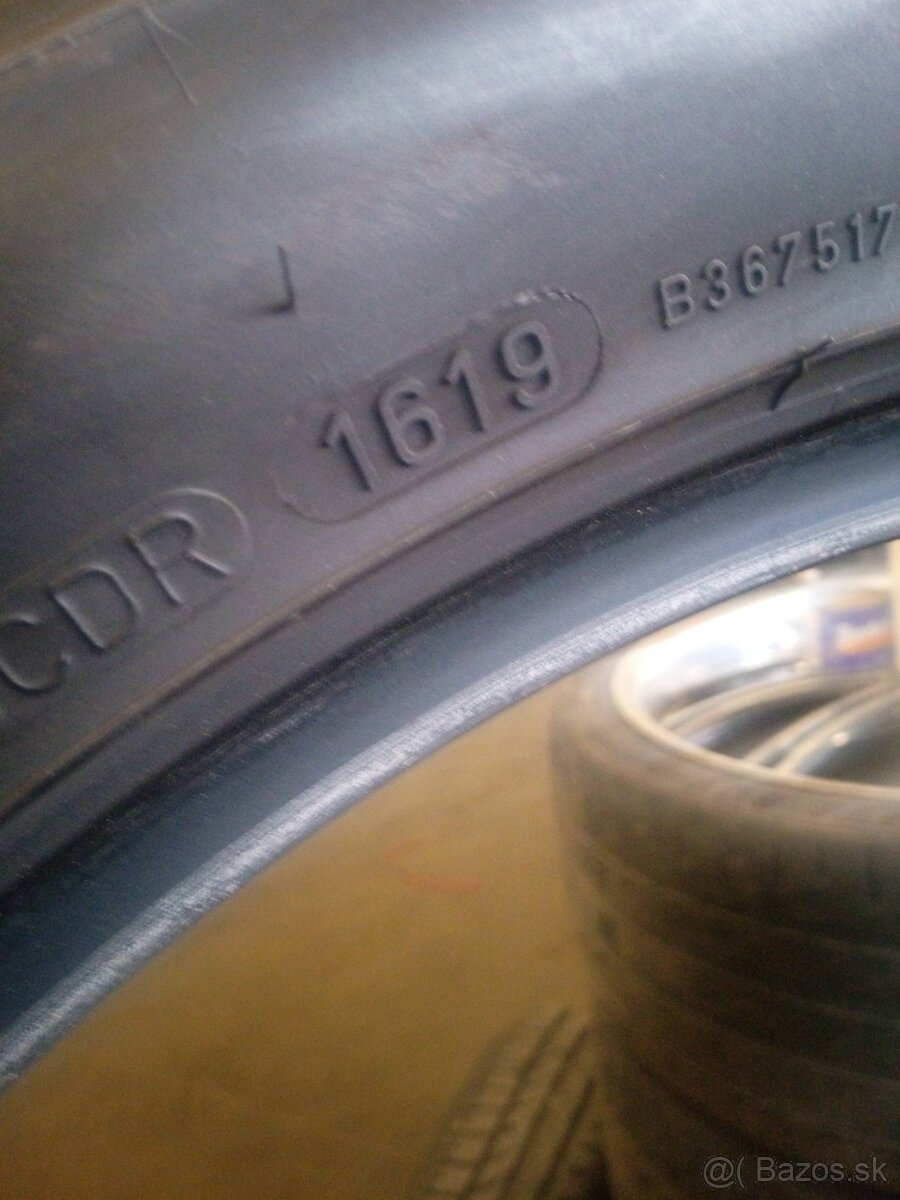225/45r17