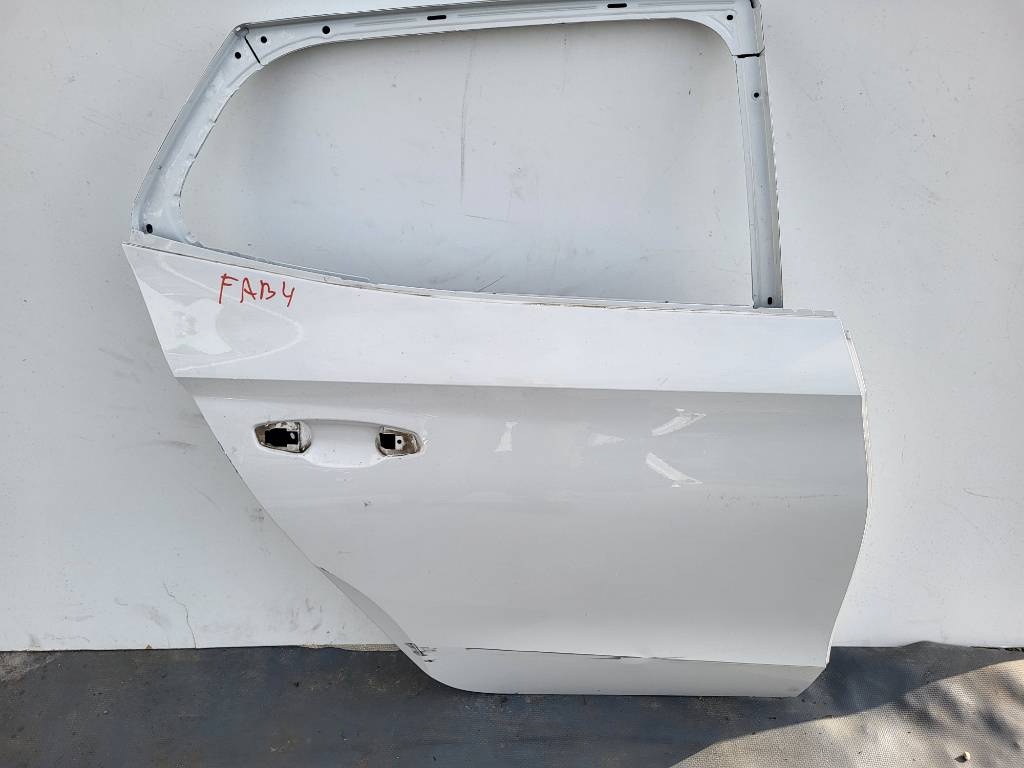 Skoda fabia 4 dvere zadne prave lave