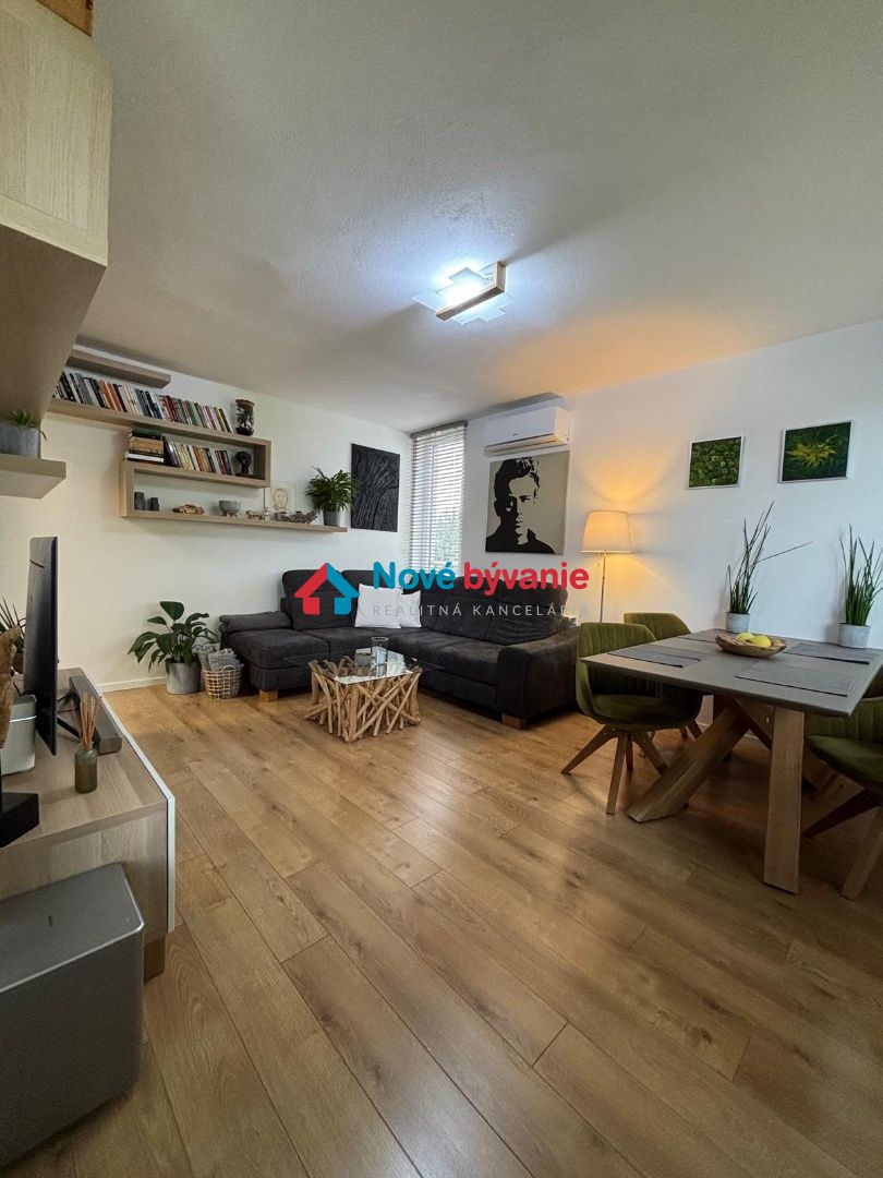 Na predaj - moderný zrekonštruovaný 2 izbový byt, Bratislava
