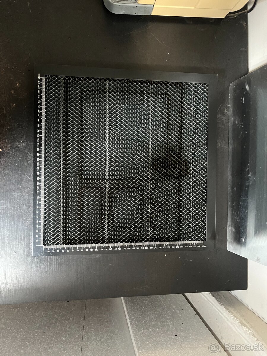 mriežka pod laser, honeycomb 400x400mm