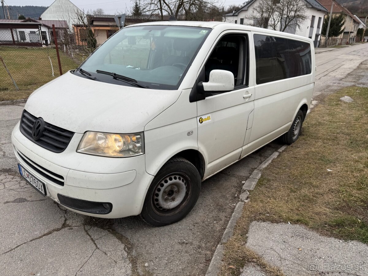 Predám VW T5 Caravele, DSG, verzia LONG, ťažné 2500 kg