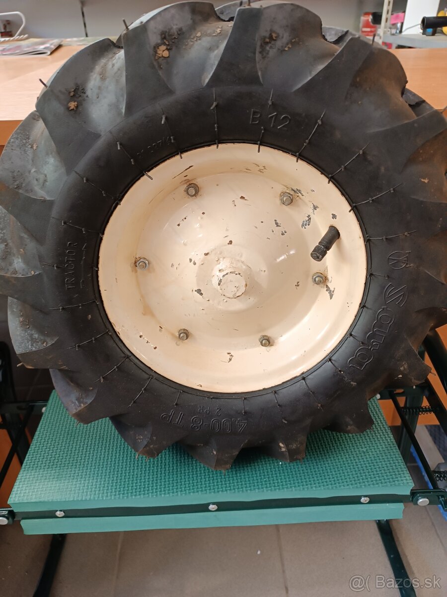 Kolosá na malotraktor
