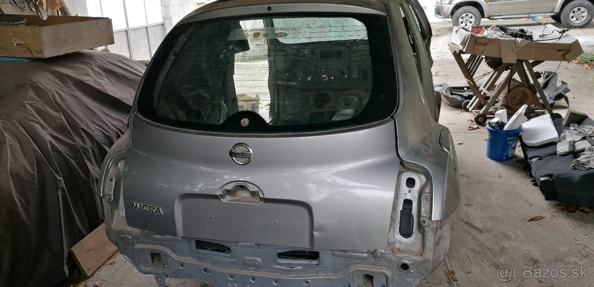 nissan micra K12 dvere kufra