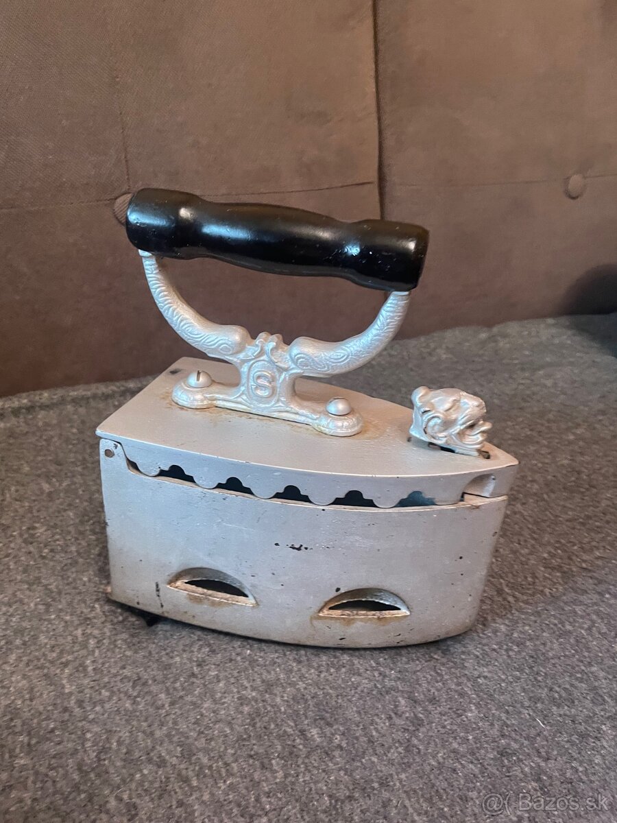 Starozitna žehlička cena dohodou