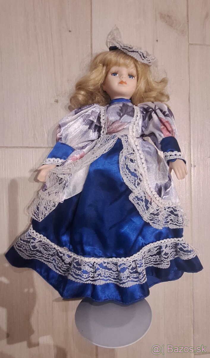 Porcelánová bábika