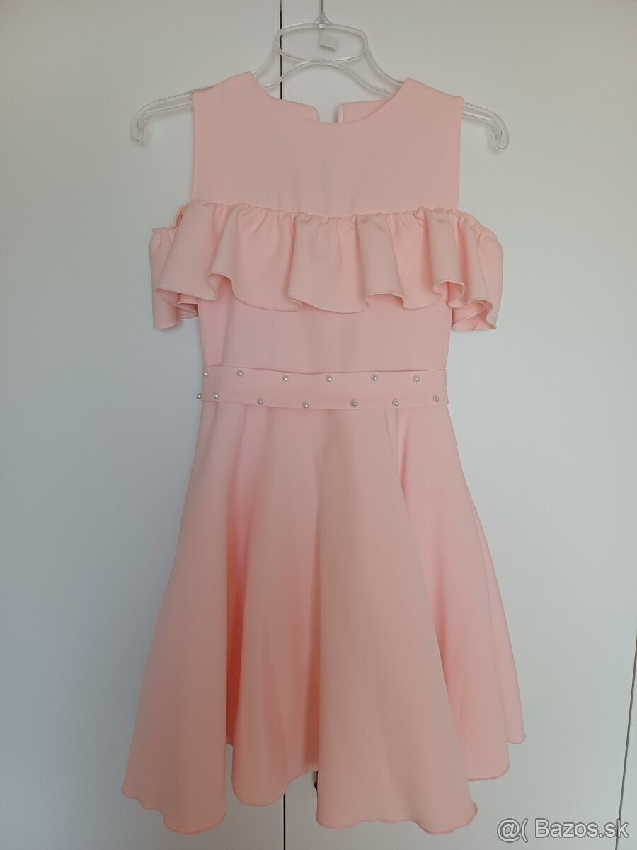 Marhuľové spoločenské šaty