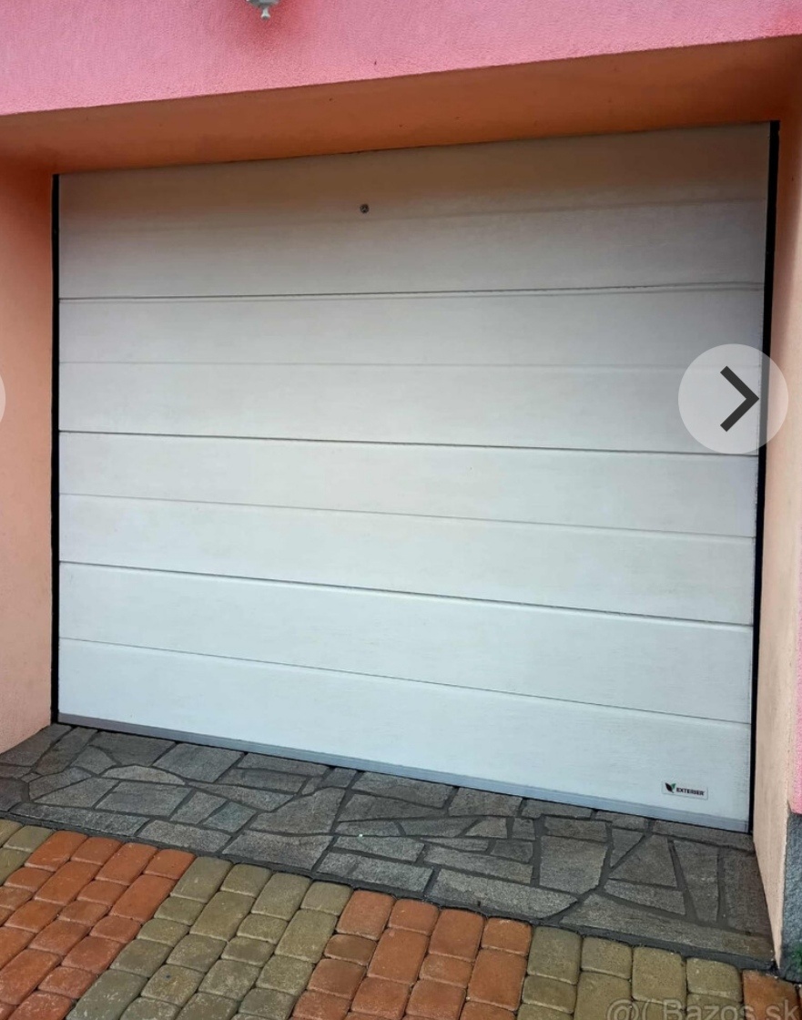 Garážova brána s pohonom+2 dialkove