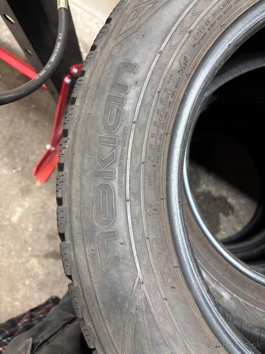 225/60 17 zimné pneu Nokian